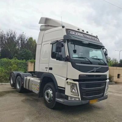 Diseño de neumáticos sin tubos Volvo Tipper Dumper con asiento de suspensión de aire Caja de carga de acero al carbono