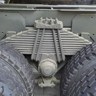 Camión de descarga de chasis Sinotruk personalizado con diseño de neumáticos sin tubos y asistencia de energía