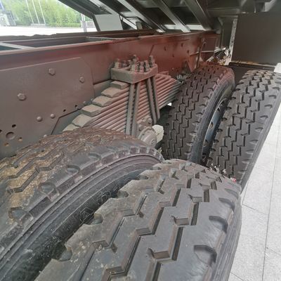 Camión de descarga de chasis Sinotruk personalizado con diseño de neumáticos sin tubos y asistencia de energía