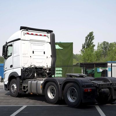Tractor Mercedes Actros 6X4 con el cumplimiento nacional VI y la norma de emisiones Euro 5