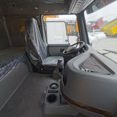 Chasis Sinotruk Vehículo de equipo de minería de capacidad 30-40t con moneda estadounidense y neumáticos
