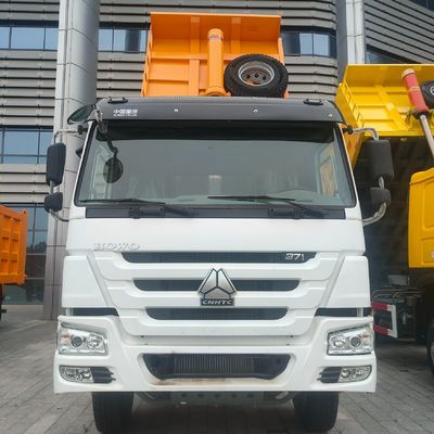 El camión de descarga 8 * 4 del Grupo Nacional de Camiones Pesados para el transporte de vehículos usados