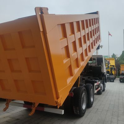 El camión de descarga 8 * 4 del Grupo Nacional de Camiones Pesados para el transporte de vehículos usados
