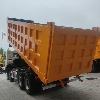 El camión de descarga 8 * 4 del Grupo Nacional de Camiones Pesados para el transporte de vehículos usados