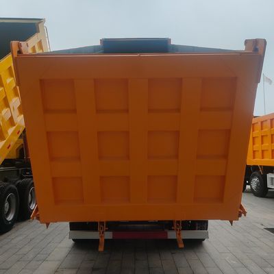 Estilo de elevación delantera Chasis Sinotruk camión de carga pesada con dirección hidráulica