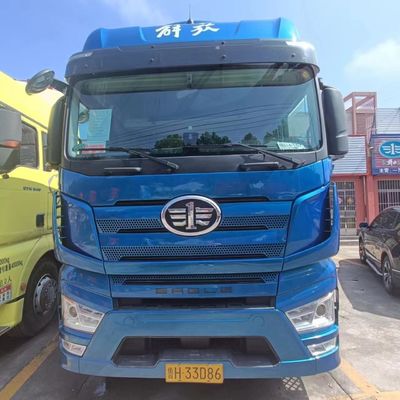 Camión Jiefang J7 con motor de 560 caballos de fuerza Euro 5 estándar de emisiones 6.8x2.5x3.8m