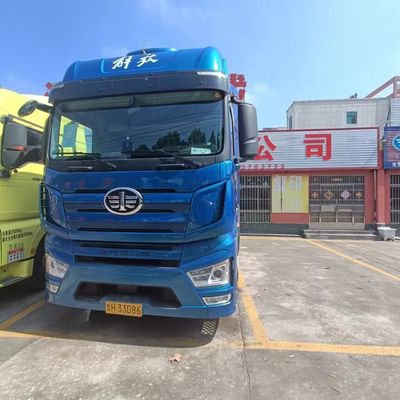 Camión Jiefang J7 con motor de 560 caballos de fuerza Euro 5 estándar de emisiones 6.8x2.5x3.8m