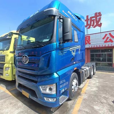 Camión Jiefang J7 con motor de 560 caballos de fuerza Euro 5 estándar de emisiones 6.8x2.5x3.8m