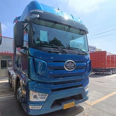 Sinotruck 560HP remolque con volante con tanque de combustible de 1000L dentro de las opciones de personalización