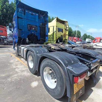 Sinotruck 560HP remolque con volante con tanque de combustible de 1000L dentro de las opciones de personalización