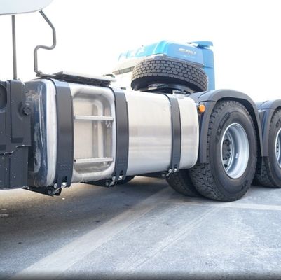 Camión usado con suspensión de aire y tanque de combustible de 600 litros en buenas condiciones