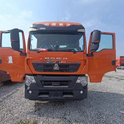 Valuta de los EE.UU. HOWO Camión de remolque con volante con depósito de combustible de 400L y asiento de suspensión aérea