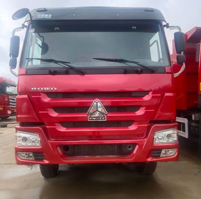 Chasis y neumáticos Sinotruk utilizados en la estructura de vehículos industriales para tareas pesadas