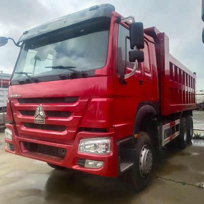 Chasis y neumáticos Sinotruk utilizados en la estructura de vehículos industriales para tareas pesadas