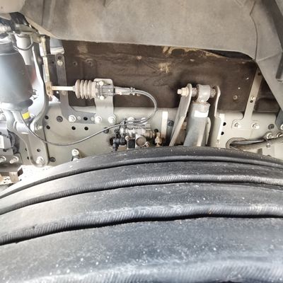 Semi-remolque de remolque Sinotruck Camión tractor con asiento de suspensión aérea y 6 meses