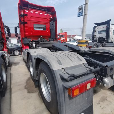 Base de camión de carga de estilo de elevación frontal con chasis y neumáticos Sinotruk Capacidad de carga de 21-30t