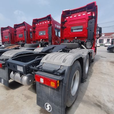 Base de camión de carga de estilo de elevación frontal con chasis y neumáticos Sinotruk Capacidad de carga de 21-30t