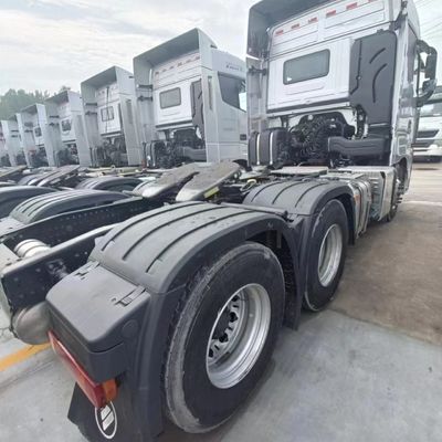 Auman Dump Trailer 400HP Tractor de trabajo pesado con operación del asiento del conductor de suspensión aérea