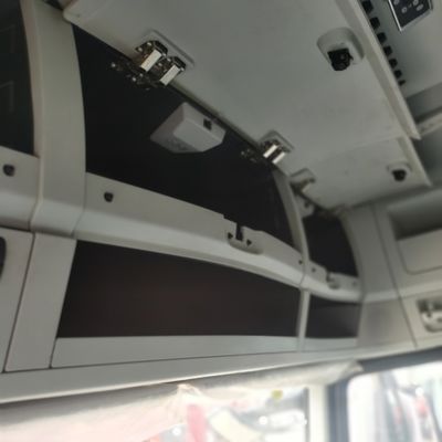 Certificación de neumáticos ECE Sinotruck 400HP Motor Suspensión aérea Asiento del conductor Partes de semirremolque