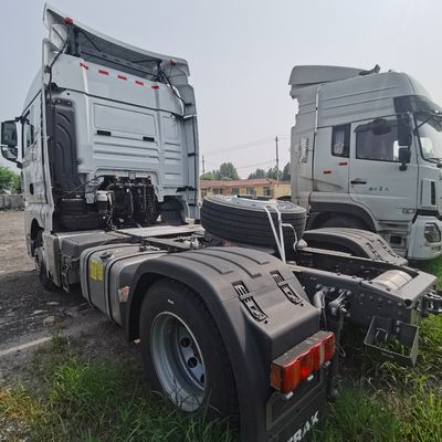 Solicitud personalizada Sitrak 4X2 480 camión de remolque con tanque de combustible de 600L y personalización