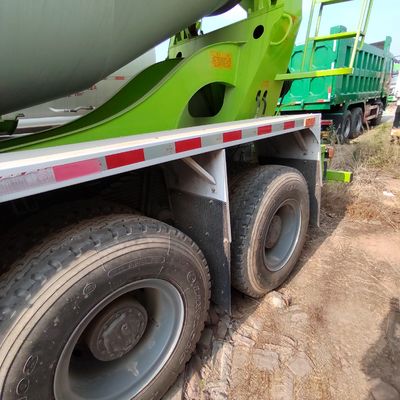 Sinotruck HOWO 371HP de 15 a 20 metros cúbicos para mezcladores de hormigón de ≤5 asientos y 6 meses