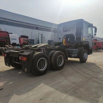Cisterna de combustible de 400L Sinotruck Camión tractor HOWO para remolcar cargas pesadas de manera eficiente