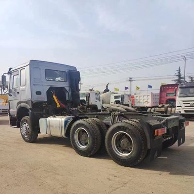 Cisterna de combustible de 400L Sinotruck Camión tractor HOWO para remolcar cargas pesadas de manera eficiente