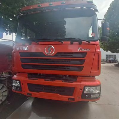 Capacidad del motor de 4-6L Chasis con volante usado para camiones de descarga pesados y neumáticos sin tubos