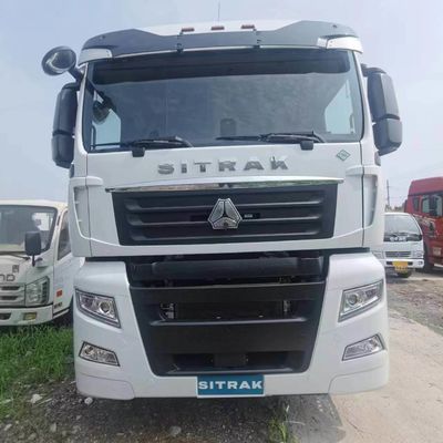 Silla de suspensión aerodinámica y tanque de combustible de 600L Sinotruck Camión tractor para remolque de semirremolque