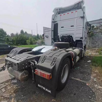 Silla de suspensión aerodinámica y tanque de combustible de 600L Sinotruck Camión tractor para remolque de semirremolque
