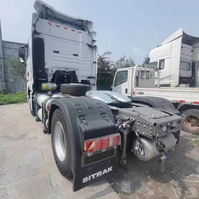 Silla de suspensión aerodinámica y tanque de combustible de 600L Sinotruck Camión tractor para remolque de semirremolque