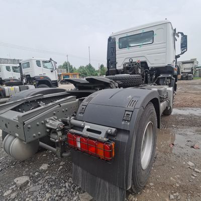 Camión tractor Sinotruk usado con devoluciones y dirección hidráulica