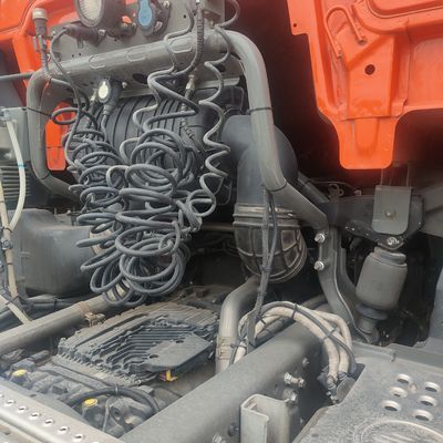 Camión de remolque con asiento de suspensión aérea para motores de remolque de capacidad &gt; 8 L y de trabajo pesado