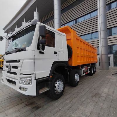 Potente camión de 8x4 con dirección hidráulica y motor diesel Euro2 de 371-375 CV