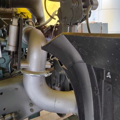 Potente camión de 8x4 con dirección hidráulica y motor diesel Euro2 de 371-375 CV