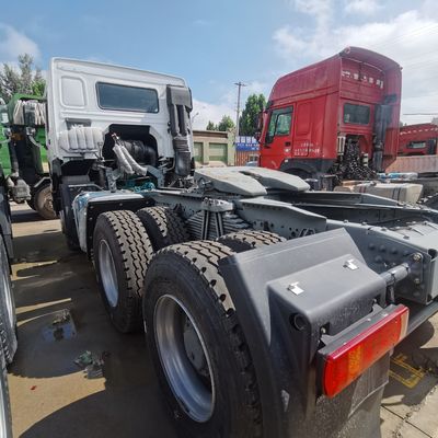 Asiento de suspensión aérea de conducción sin esfuerzo y tanque de combustible de 600L para camión Sitrak pesado