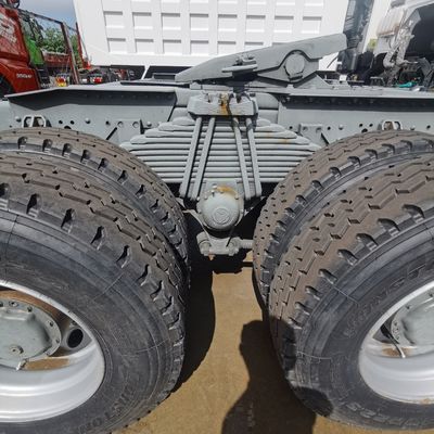 Asiento de suspensión aérea de conducción sin esfuerzo y tanque de combustible de 600L para camión Sitrak pesado