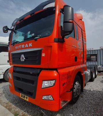 Tipo de transmisión manual Tractor Sinotruk asequible y duradero con asiento de suspensión neumática