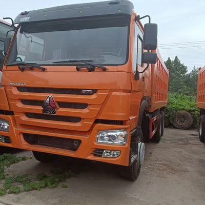 Camión de dirección hidráulica con chasis Sinotruk de 371 CV para equipos de transporte resistentes