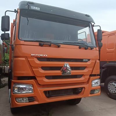 Vehículo de construcción duradero Chasis Sinotruk 371HP Camión de dirección hidráulica para GCC