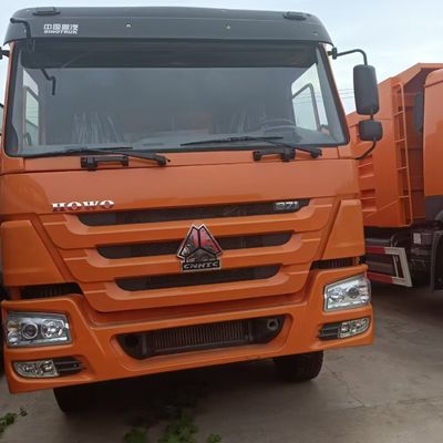 Vehículo de construcción duradero Chasis Sinotruk 371HP Camión de dirección hidráulica para GCC