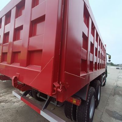 Sinotruck Hovo 6X4 LHD Dump Truck con sistema de dirección asistida por energía hidráulica
