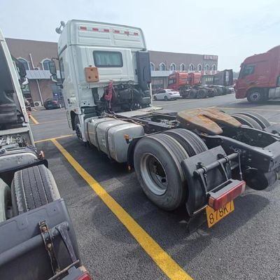 Capacidad de carga Remolque de descarga Shacman con tanque de combustible de 600L y silla de carga de suspensión aérea