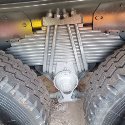 31-40t Capacidad de carga camión industrial con neumáticos y chasis Sinotruk personalizado