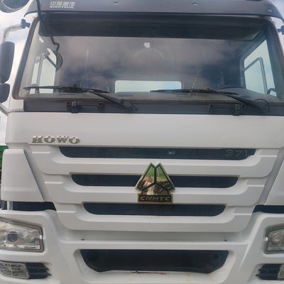 Transporte de mercancías de carga pesada personalizada HOWO camión tractor con diseño de neumáticos sin tubo