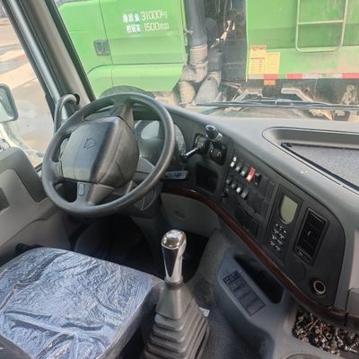 Transporte de mercancías de carga pesada personalizada HOWO camión tractor con diseño de neumáticos sin tubo
