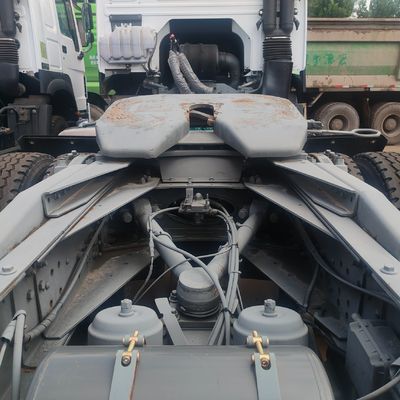 Potente HOWO camión pesado tractor camión de carga con 6 meses de servicio postventa