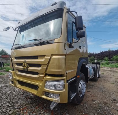 Petición personalizada Caja de carga de acero al carbono HOWO Camión tractor con tanque de combustible de 1000L