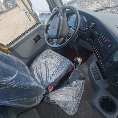 Dirección hidráulica HOWO Camión tractor con asiento de suspensión aerodinámica y depósito de combustible de 400L