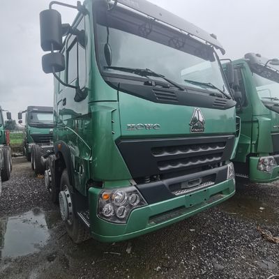 Camión blanco de 11L con sistema de frenado hidráulico y depósito de combustible de 400-600L